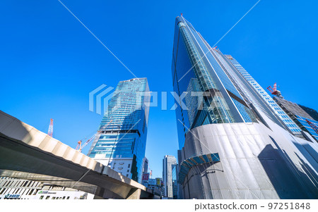 日本的東京城市景觀看澀谷站和櫻丘地區重建接近完成的建築物 = 12 月 14 日 97251848