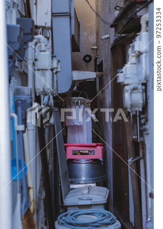 Chaotic buildings and gaps between buildings 97253334