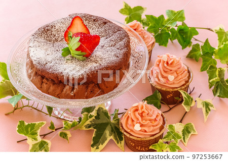 Gateau chocolate and cupcake 97253667