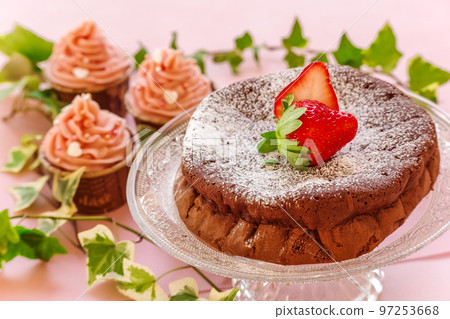 Gateau chocolate and cupcake Gateau chocolate and cupcake 97253668