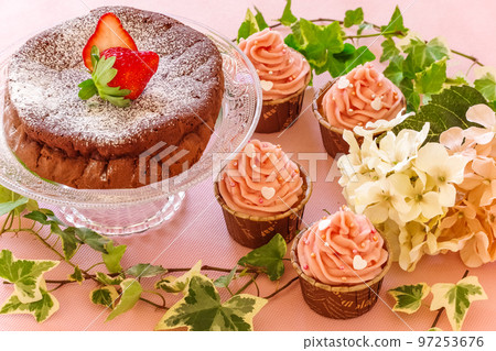 Gateau chocolate and cupcake 97253676