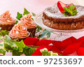 Gateau chocolate and cupcake 97253697