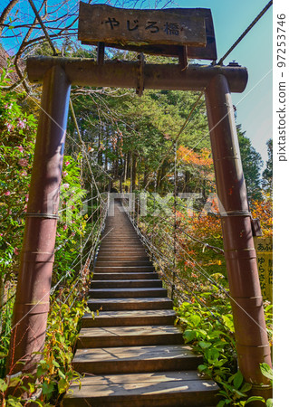 [Gifu] The highly transparent Tsukechi River and Tsukechi Gorge shine in emerald green, so beautiful and soothing, and the rock fish is also delicious. 97253746
