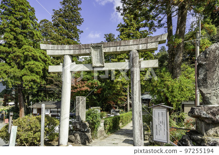 Yufuin Unagi Hime Shrine Torii Gate 大分縣由布市 97255194