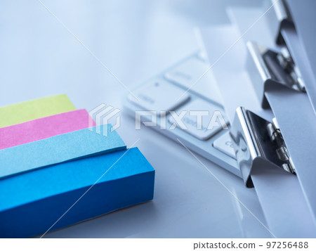 文件和個人計算機的商業形象 文件和個人計算機的商業形象 97256488