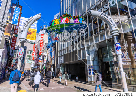 Tokyo cityscape in Japan Shibuya in December. Commuting to work in front of Shibuya Station in the morning. Blessed with fine weather and strong sunlight…Shibuya Center Gai = 8th 97257991