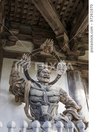 江東三山龍山西明寺二王像 97261970