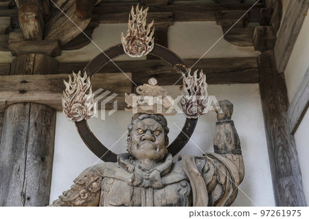 江東三山龍山西明寺二王像 97261975