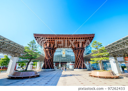Autumn at Kanazawa Station, Tsuzumimon Gate, Kanazawa City, Ishikawa Prefecture 97262433
