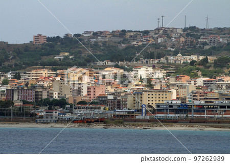 墨西拿海峽意大利大陸一側的城市景觀 97262989