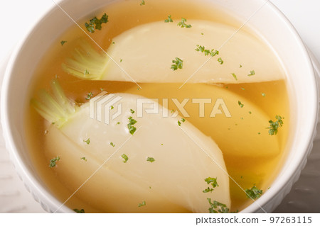 蘿蔔清湯 97263115