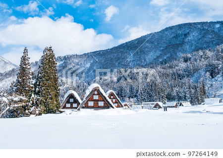 Shirakawago (winter) 97264149