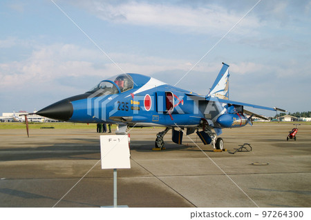 航空自衛隊戰鬥機F-1紀念塗裝機展出 航空自衛隊戰鬥機F-1紀念塗裝機展出 97264300