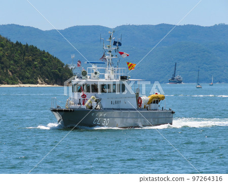日本海岸警衛隊航行的瀨戶風號巡邏艇 日本海岸警衛隊航行的瀨戶風號巡邏艇 97264316