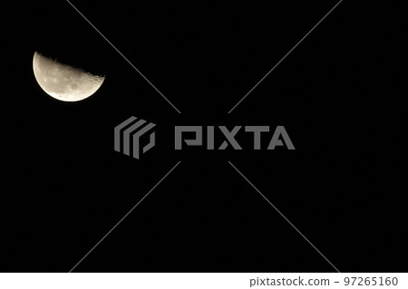 Hakushu-cho, Hokuto City, the moon after the waning age of 22.7 (position: upper left) 97265160