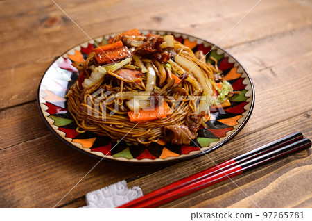 Sauce yakisoba with extra-thin noodles Sauce yakisoba with extra-thin noodles 97265781