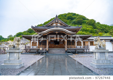 聖地恐山恐山菩提寺地藏殿（青森縣陸奧市） 97267448