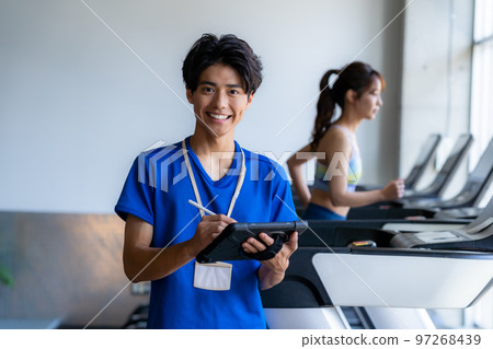 gym trainer with tablet gym trainer with tablet 97268439