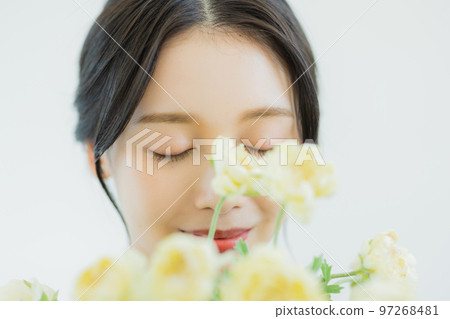 A woman holding a vase 97268481