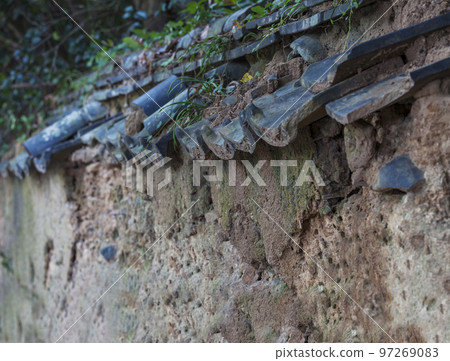 Earthen walls, tiles, decaying ruins, sunlight, history, Hagi Castle ruins 97269083