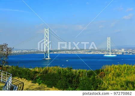 [兵庫縣]從淡路服務區看到的明石海峽大橋 97270862