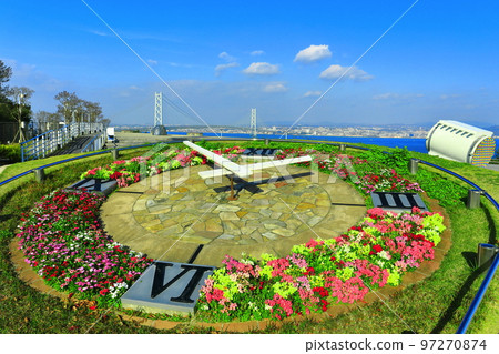 [兵庫縣]從淡路服務區看到的明石海峽大橋 97270874