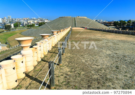 [兵庫縣]好天氣的五色塚古墳 97270894