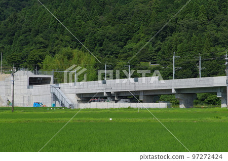 北陸新幹線延長工程日野山隧道南口越前市中平吹町 2022 年 7 月 北陸新幹線延長工程日野山隧道南口越前市中平吹町 2022 年 7 月 97272424