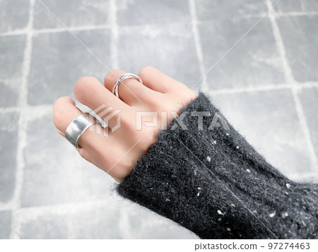 Hand with ring accessory 97274463