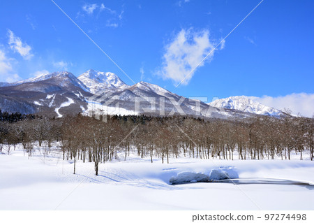 隆冬從井森池看到的妙高山 97274498
