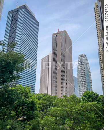 “東京”新宿副中心的高層建築 “東京”新宿副中心的高層建築 97274760