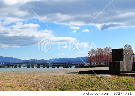 近江大橋和琵琶湖 近江大橋和琵琶湖 97274781