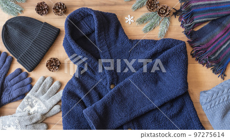 準備和整理冬裝 | 換衣服的形象 97275614