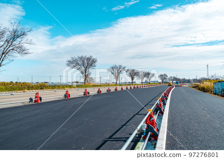 Work to increase the number of lanes on the main road National Route 17 Jobu Road Upward direction 2022.12 a-3 Light tone 97276801
