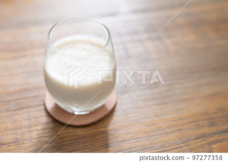 homemade apple and banana smoothie homemade apple and banana smoothie 97277358