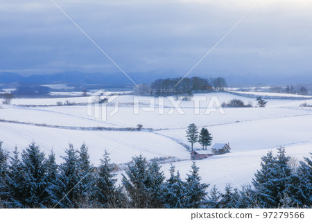 [Biei Town, Hokkaido] Hill with snow scenery 97279566