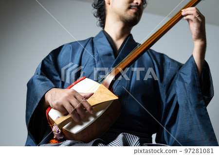 Bearded man's Japanese musical instrument series Shamisen Bearded man's Japanese musical instrument series Shamisen 97281081