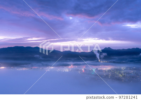《埼玉縣》秩父・夢幻般的雲海夜景 97281241