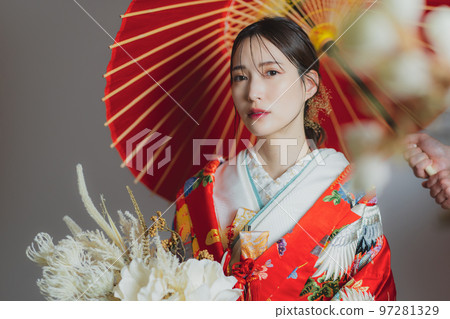 紅色雨傘 紅色雨傘 97281329
