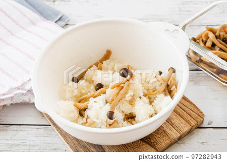 Toss with rice and seasoned mushrooms Toss with rice and seasoned mushrooms 97282943