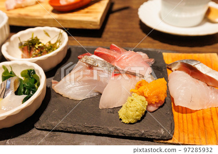 Assorted sashimi Assorted sashimi 97285932