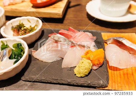 Assorted sashimi Assorted sashimi 97285933