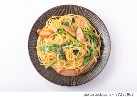 菠菜和維也納意大利面(黃油醬油) 菠菜和維也納意大利面(黃油醬油) 97285968