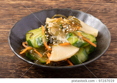 Cucumber and Daikon with Salted Kelp 97287019