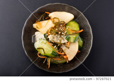 Cucumber and Daikon with Salted Kelp 97287021