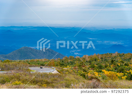 Zao Echoline, Komakusa-daira, autumn leaves, distant view of Sendai city 97292375