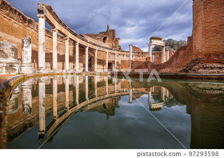 Teatro Marittimo in Hadrian's Villa in Tivoli, Italy Teatro Marittimo in Hadrian's Villa in Tivoli, Italy 97293598