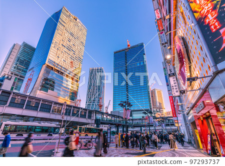 日本東京城市景觀 - 從澀谷 Wave Street（入口）前俯瞰澀谷站和櫻丘口重建項目 - 12 月 15 日 97293737