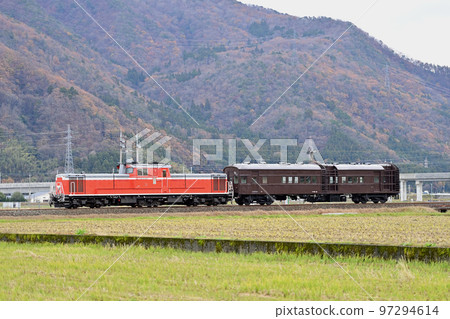 Hokuriku Main Line Nanjo-Ojiho JR West DD51-1109 (Miyahara) + Oya 31-31 (Miyahara) Toki Tetsu transfer 97294614