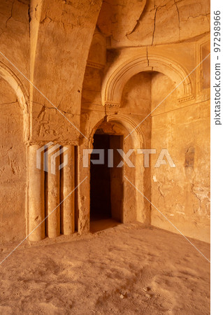 Desert castle Qasr Kharana, Al Kharaneh, Jordan Desert castle Qasr Kharana, Al Kharaneh, Jordan 97298966